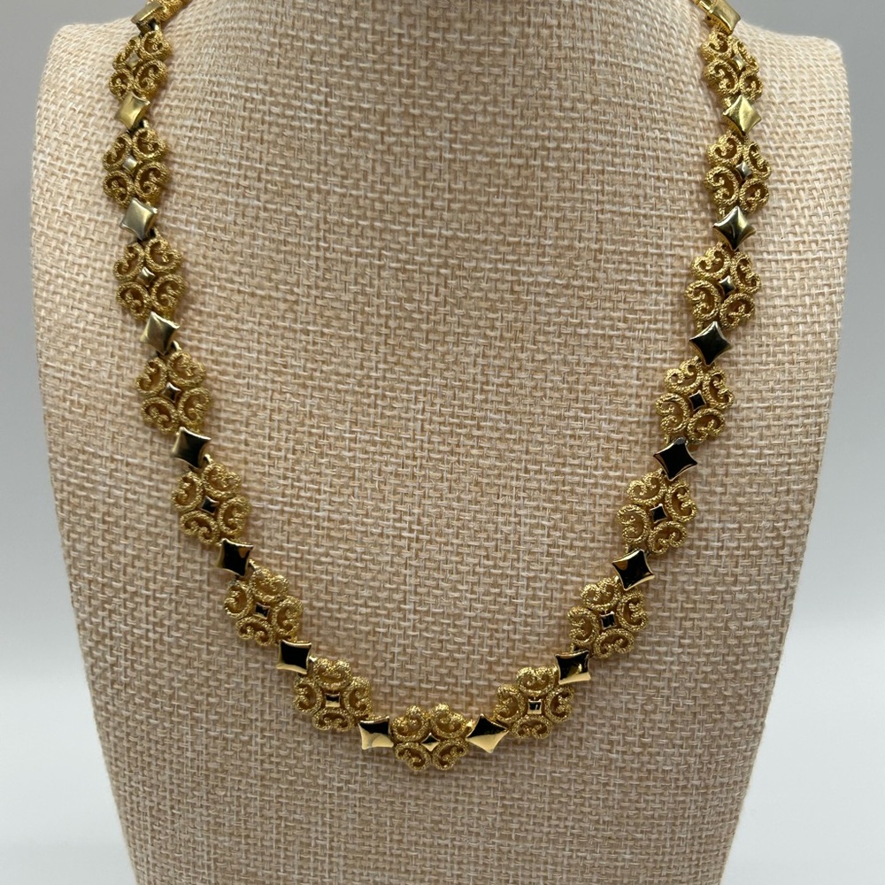 Avon Vintage Choker Necklace Goldtone